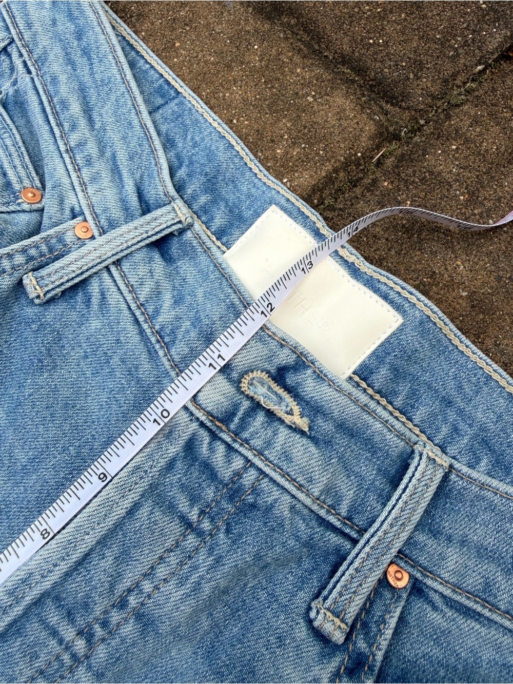 NWT Mother Tomcat Roller Skimp jeans in Puzzled sz 31 - Picture 8 of 13